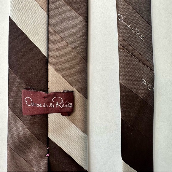 Vintage Oscar de la Renta Striped Brown-Tone Classic Tie - Picture 6 of 8